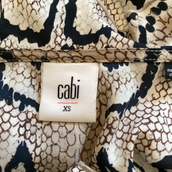 Cabi Top Blouse Size XS Xsmall Serpentine SnakePrint Blouse Wide Cuff Long Sleev - Picture 7 of 8